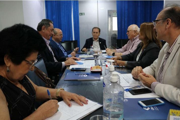 Membros da Acad se reúnem na sede do CRA-CE